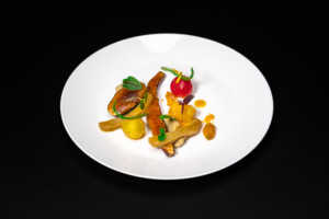 AUBERGINE UND ARTISCHOKE
