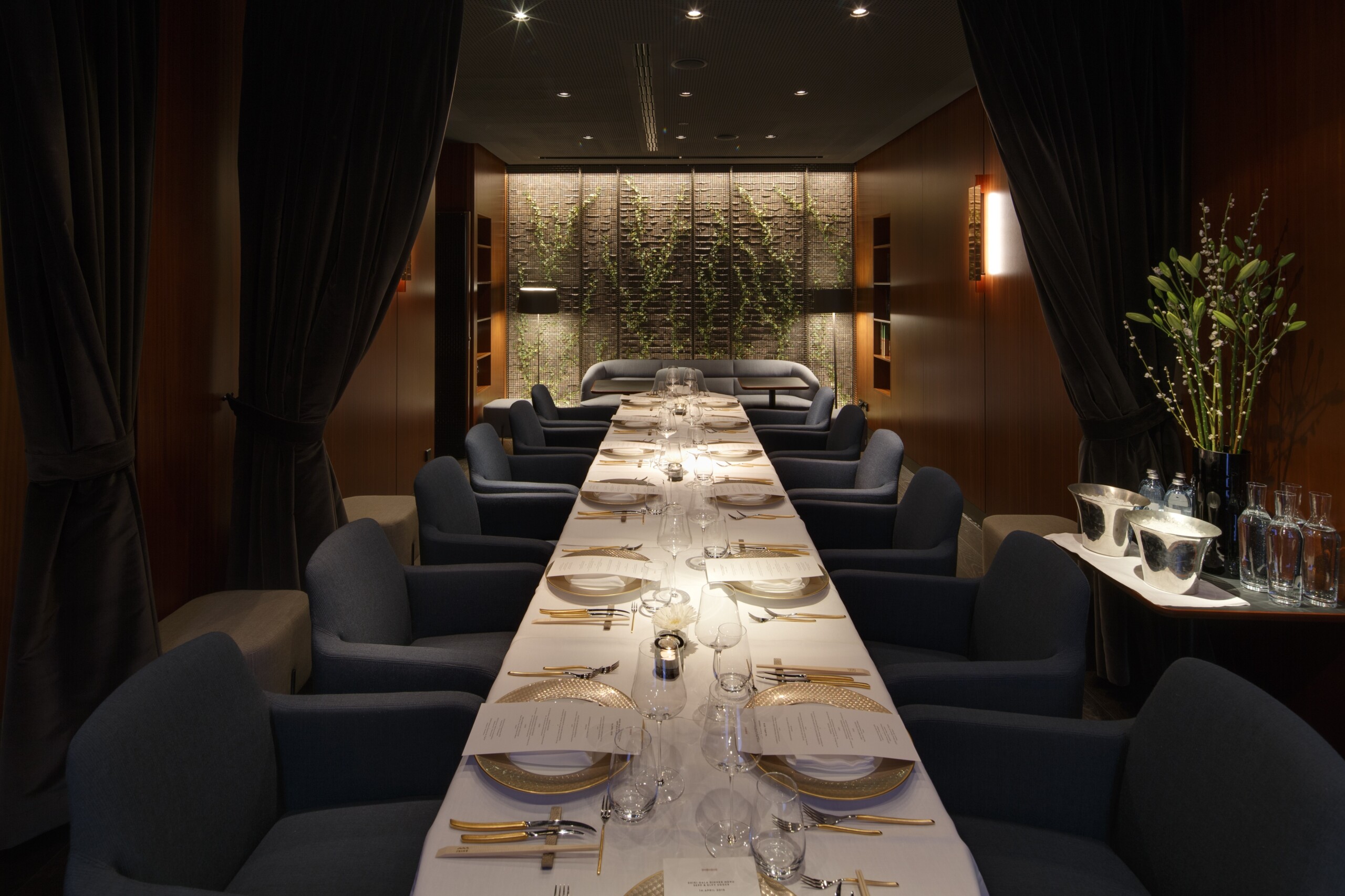 Fine Dining room at SHIKI Japanese Cuisine restaurant Vienna near the Opera House