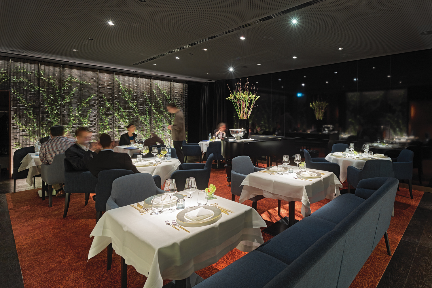 Fine Dining room at SHIKI Japanese Cuisine restaurant Vienna near the Opera House