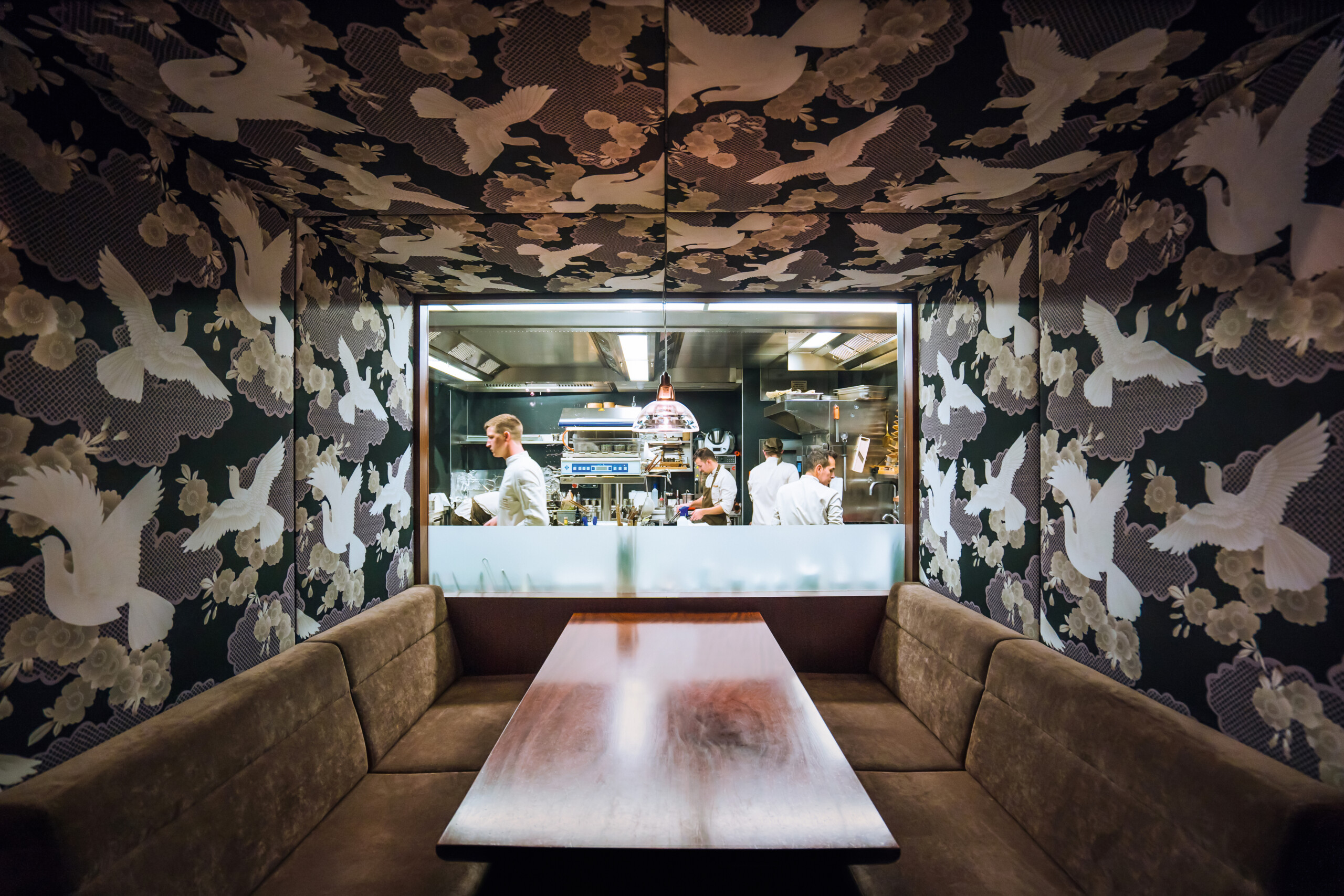 Chef preparing sushi at SHIKI Japanese Cuisine restaurant Vienna